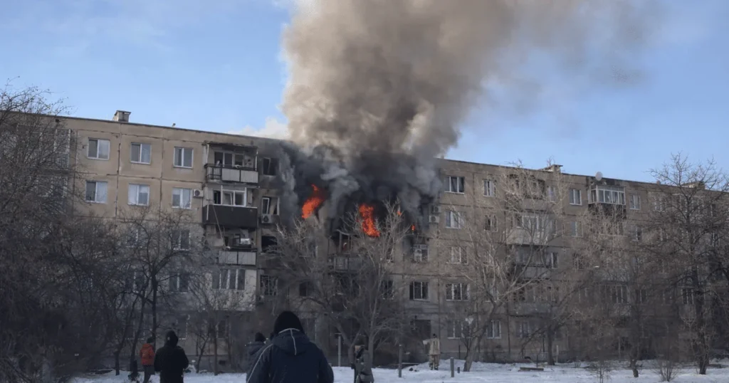 Пожар в многоэтажке Харькова после удара дрона