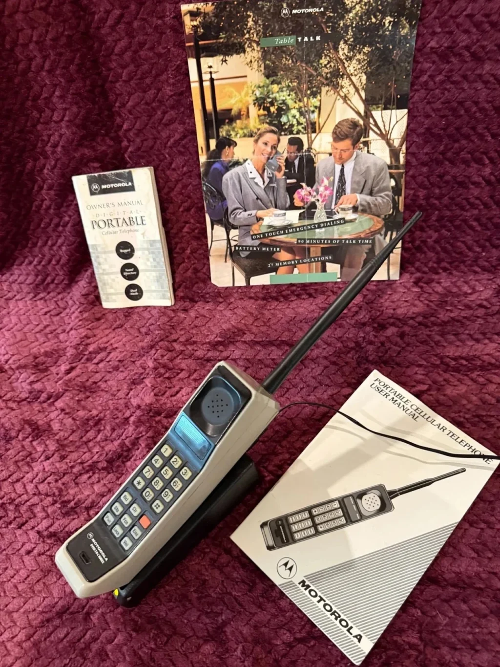 pershyi-telefon-u-sviti-khto-naspravdi-ioho-vynaishov-735d