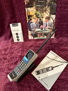 pershyi-telefon-u-sviti-khto-naspravdi-ioho-vynaishov-735d