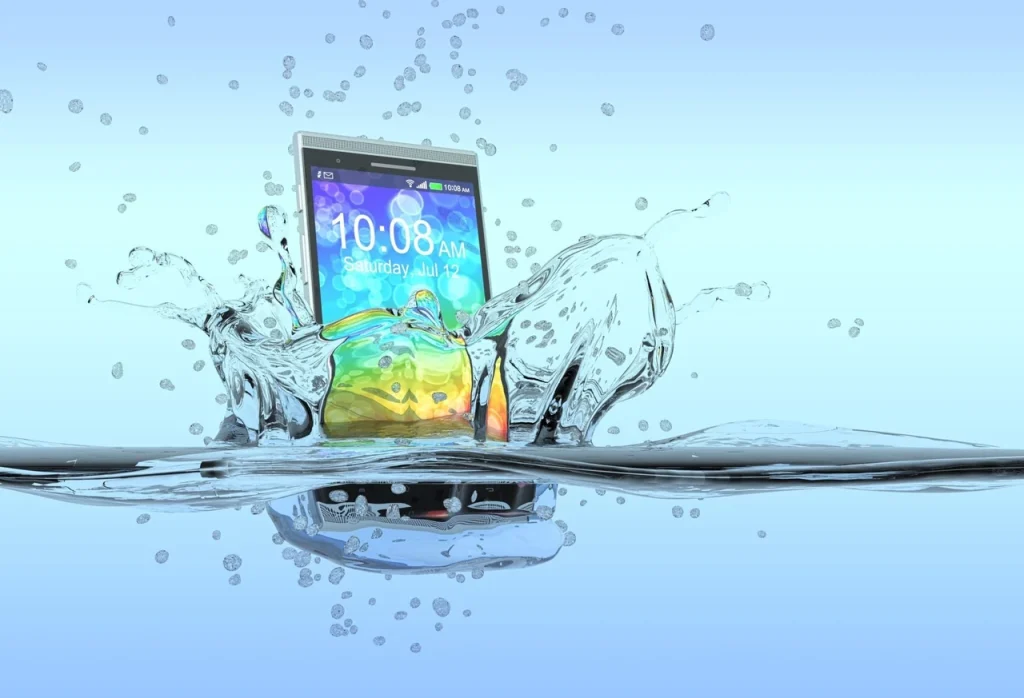 shcho-robyty-iakshcho-telefon-vpav-u-vodu-shvydki-dii-iaki-riatuiut-hadzhet-5b0d
